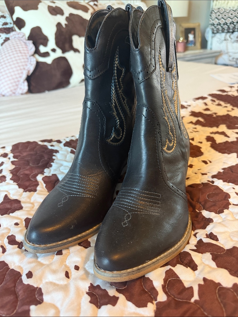Women's Very Volatile Black Western Ankle Boots